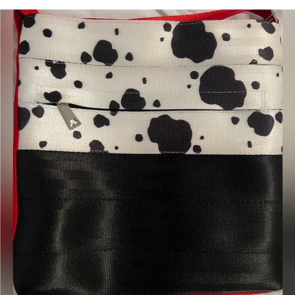 Disney x Harvey's | 101 Dalmatians "Streamline" Crossbody (Retired & Sold Out) - Picture 4 of 15